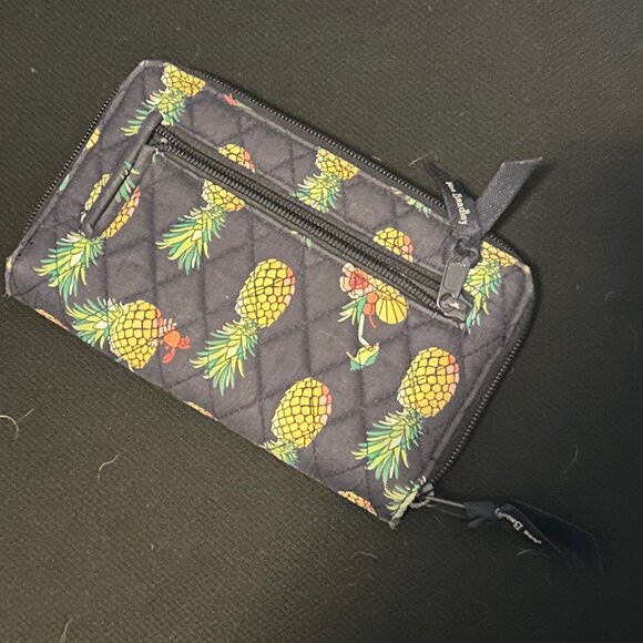 Vera Bradley Wallet RFID Turnlock Zip‎ Around Navy Blue Toucan Party Pineapples - Picture 2 of 4